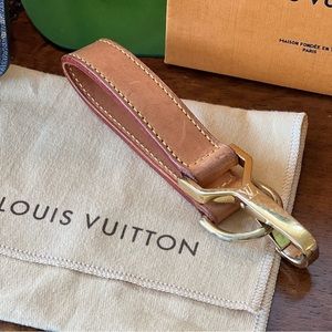 Louis Vuitton Vachetta Leather Pegase Luggage Strap. Authentic LOUIS VUITTON